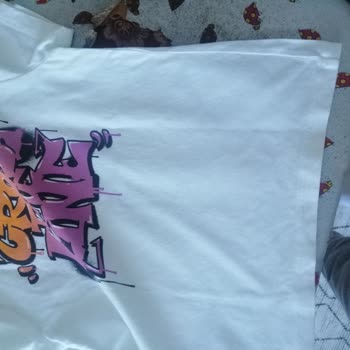 DeFacto Siz Hiç Çarpılan T-shirt Gördünüz Mü?
