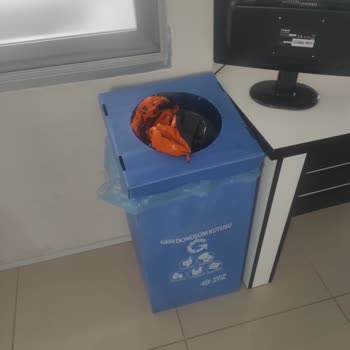 Erensan Geri Dönüşüm Alınmayan Geri Dönüşüm Kutuları
