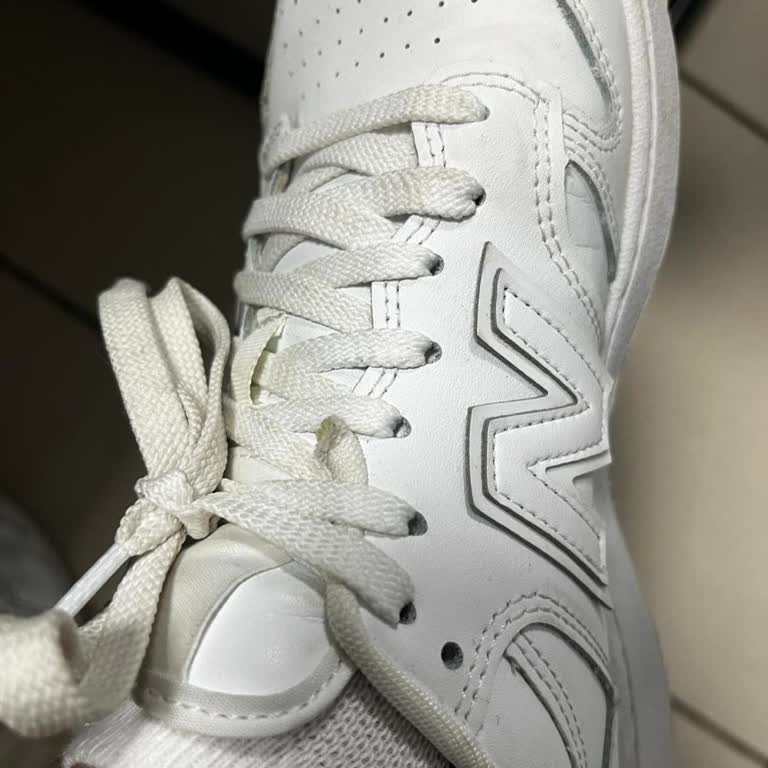 Жалоба на качество обуви New Balance