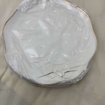 Emsan Tabak Takımı Kırık Geldi