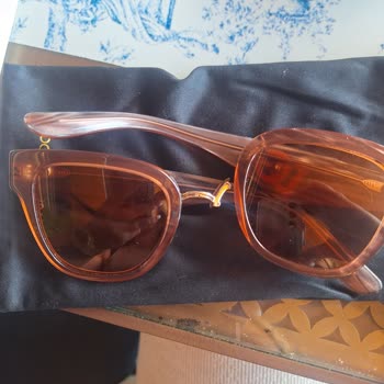 Sunglass Hut Citys İçerenköy Dg Marka Güneş Gözlüğü 1 Ay Olmadan Koptu