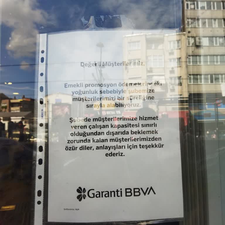 Garanti BBVA Banka Kuyruğu Kaldırımda
