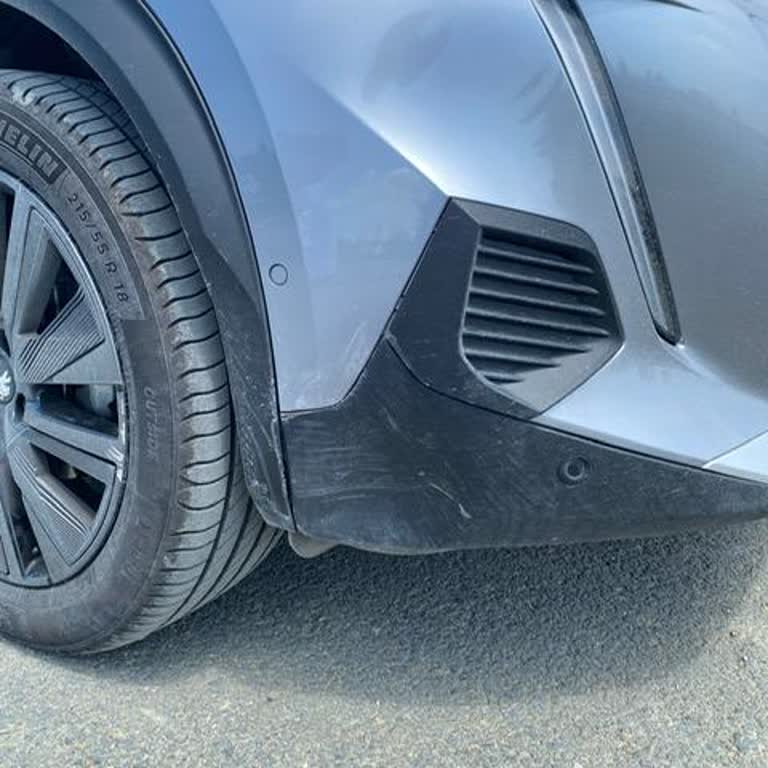 Peugeot Yetkili Servis Aracımı Çarptı