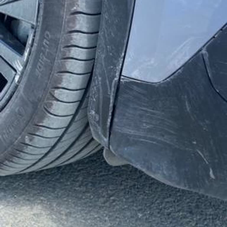 Peugeot Yetkili Servis Aracımı Çarptı