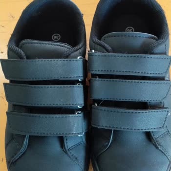 Kinetix 2 Günlük Bir Ayakkabıya Onay Veremeyen FLO Mağazası