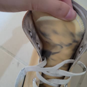 Converseturkey.com Converse Ayakkabı Ve Bağcıklarının Kararma Problemi.