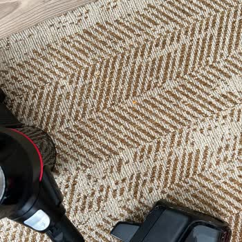 Bosch Elektrikli El Aletleri Bosch Unlimited 7 Şarjlı Dik Süpürge Kusuyor