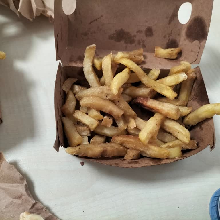 Köfteci Yusuf Yanmış Patatesler Ve Defalarca Eksik Ürün Umursamazlık