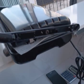 D&R Kırık Tost Makinesi Gönderdi