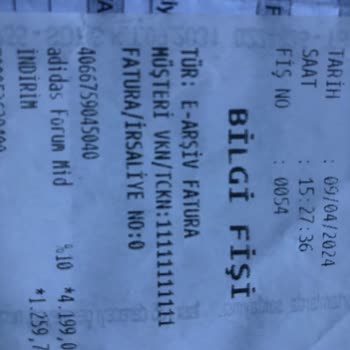 adidas Sneaks Up Mall Of Değişim Yapmadı