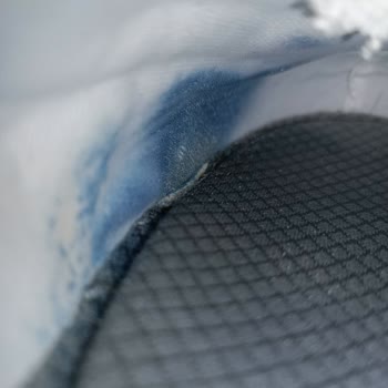 Skechers D'Lites 4.0-Wintuff Shoes Paint Bleeding Complaint