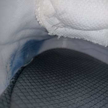 Skechers D'Lites 4.0-Wintuff Shoes Paint Bleeding Complaint