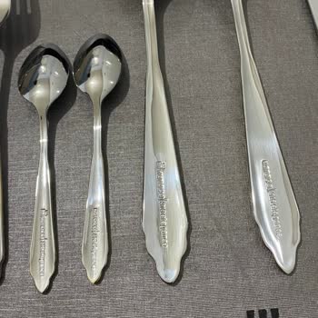 Karaca Züccaciye Kusurlu Çatal Bıçak Seti Gönderiyor