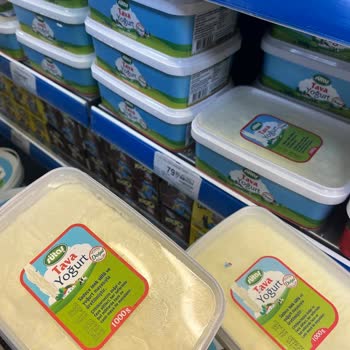 Sütaş Bursa'da Market Raflarında Fiyat Etiketleri Sökülmüş Ürünlerin Satışı