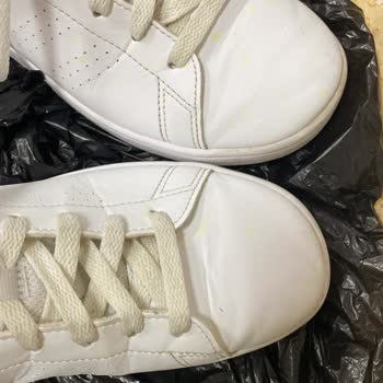 Adidas Spor Ayakkabımda Yağmur Sonrası Sarı Lekelenme Oldu!