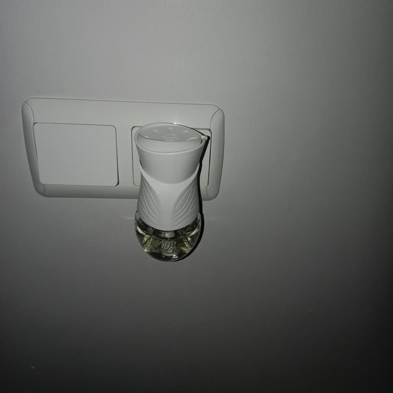 Air Wick Koku Yok Denecek Kadar Az