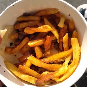 Fethiye Köfteci Yusuf'un Patates Ve Döneri Bayattı