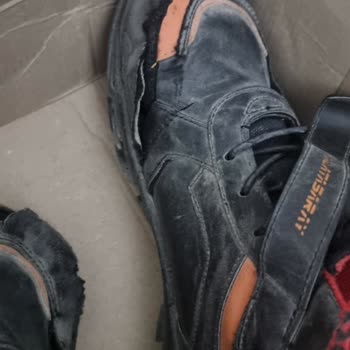 FLO Ayakkabı FLO, 6 Ay Garantili Olarak Sattığı Ürüne Değişim Yapmıyor.