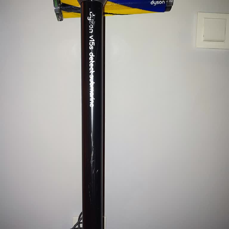 Dyson Borunun Zor Çıkması Ve Çizikler