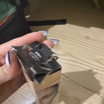 Gratis Özellikle Deformeli Ürünü Paketleyip Satışa Koymuş Ve Ben Aldım