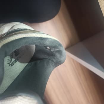 Sneaks Up Mağdurluğu Pişmanlık İçerir