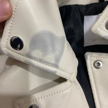 Mango Deri Ceket Kendiliğinden Oluşan Lekeler