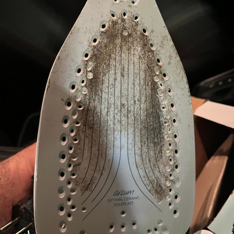 Arzum Ütü Tabanı Yapışıyor