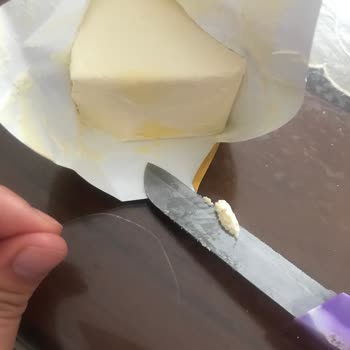 BİM Sole Marka Margarin Kıl Böcek Çıkıyor