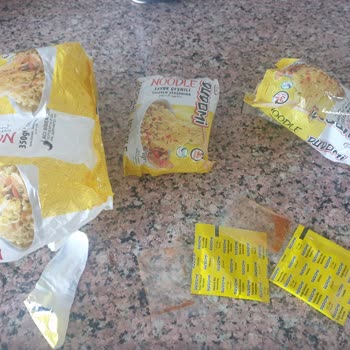 Dudomi Noddle Paketlerinden Çıkan Komik Baharatlar