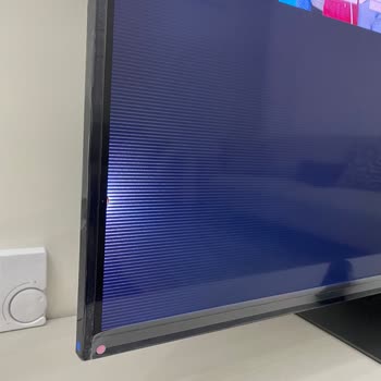 Trendyol Dan Aldığım 1.5 Aylık TV Nokta Ve Çizgi Hatası