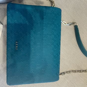 Vakko Çantanın Amblemi Düştü