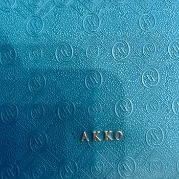 Vakko Çantanın Amblemi Düştü