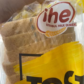 İstanbul Halk Ekmek Küflü Ekmek Yemek