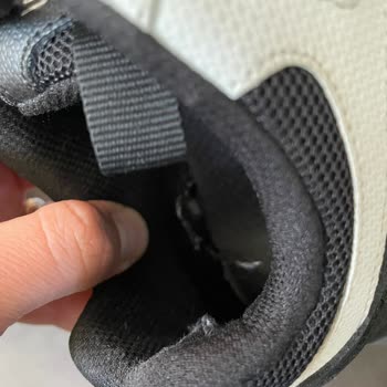 Skechers Kalitesiz Malzeme Kullanımı