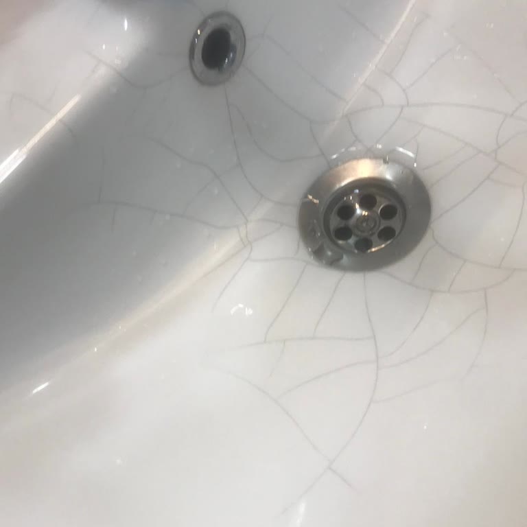 Turkuaz Seramik Mezitli'deki Yeni Dairemde Kalitesiz Lavabo Çatlakları