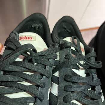 Adidas Malının Arkasında Durmuyor