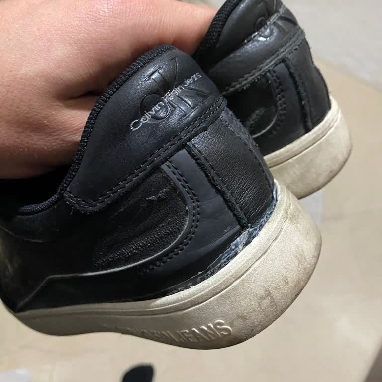 Calvin Klein Ayakkabının 2 Ayda Topuktan Açılması