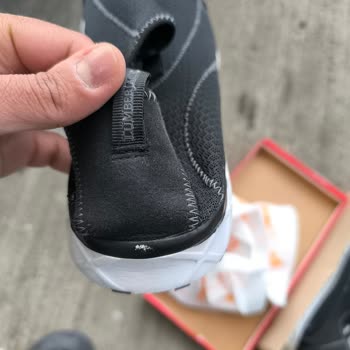 FLO Ayakkabı Kalitesiz Boya Ve İpleri Sökülen Ayakkabı Hayal Kırıklığı