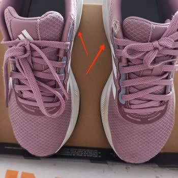 In Street Mağazasından Alınan Adidas Ayakkabının Kumaş Hatası
