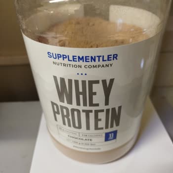Supplementler Bozuk Supplement Markalı Whey Protein Tozu.