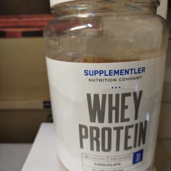 Supplementler Bozuk Supplement Markalı Whey Protein Tozu.
