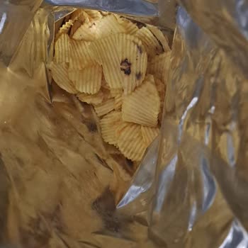 Amigo Cipsinin Üzerinde Siyah Bir Şeyler Var