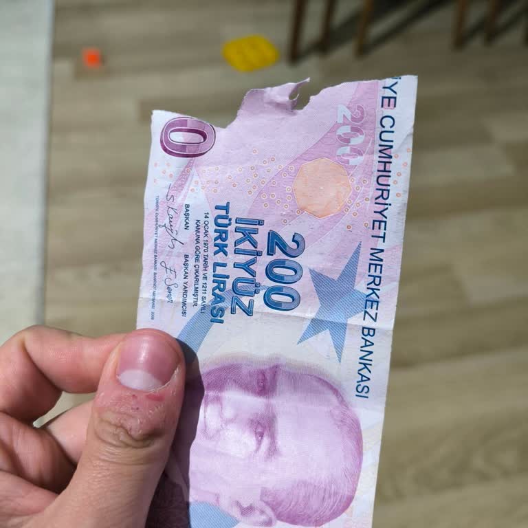 Akbank ATM Paramı Yırttı Ve Parama El Koydu