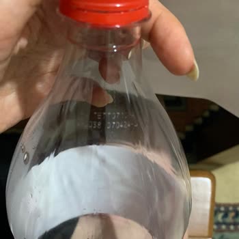 Coca-Cola İçinden Garip Bir Şey Çıktı