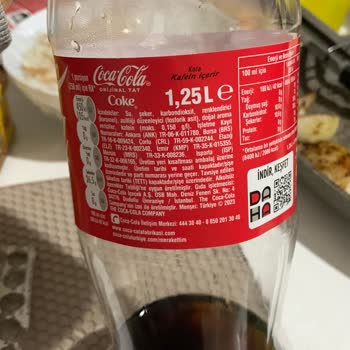 Coca-Cola İçinden Garip Bir Şey Çıktı