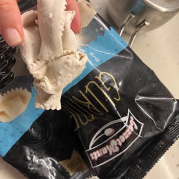 Axis AVM File Market Gurme Saray Mantı Kıl Çıktı