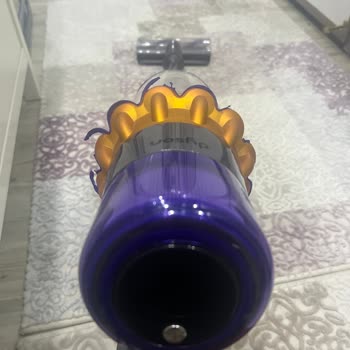 Dyson V15 Süpürgemin Çekiş Gücü Azaldı Mor Süngerler Aşındı Hava Kaçırıyor.