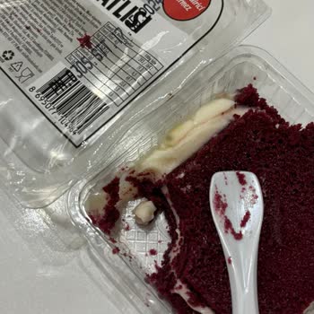 BİM'den Aldığımız Osmanoğlu Kadife Tatlısı.