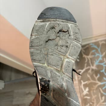 İzmir Boyner'den Alınan Skechers Ayakkabıda Deformasyon!