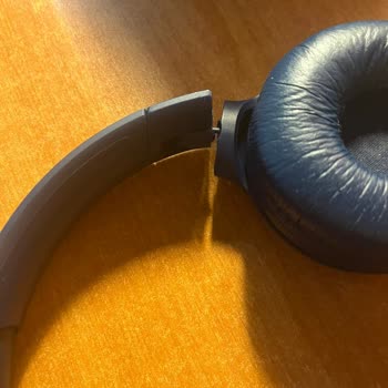 JBL Kulaklığım Takarken Kendiliğinden Kırıldı